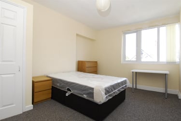 7 bed house, 12 Addison Road, North Hill, Plymouth, PL48LL - Image 2